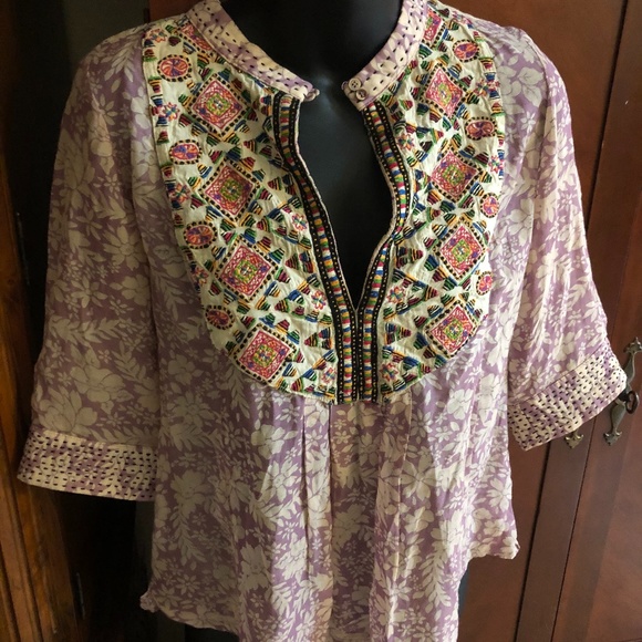 Common Thread Embroidered Top size Medium - Picture 10 of 10